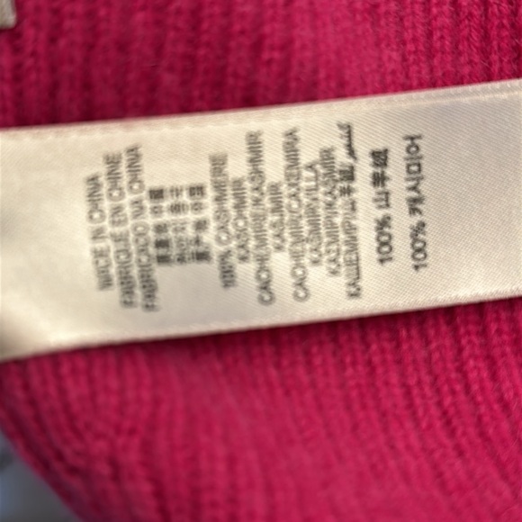 NWT women's Burberry hot pink beanie winter snow hat w Burberry design front - Picture 8 of 9